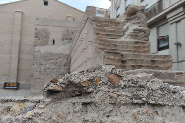 The Muralla de Verónicas and the medieval walled city of Murcia