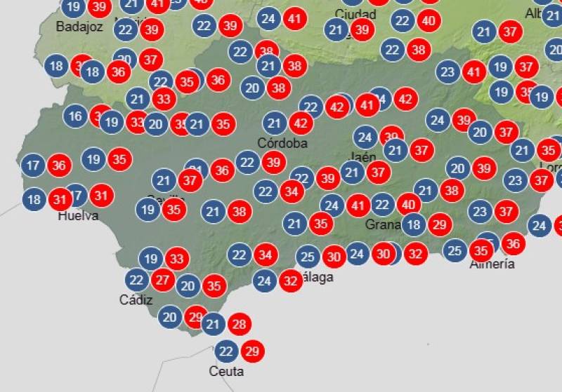 Andalucía weekend weather forecast Aug 7-10: Hot with possible storms and strong coastal winds