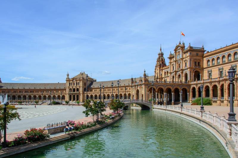 Stunning ceilings in Seville's Plaza de España set for restoration