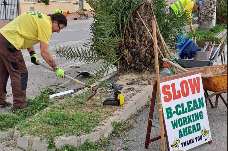 B Clean team gets to work on latest Camposol gardening project