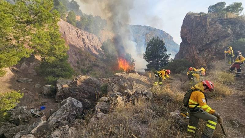 Major wildfire near Murcia City forces evacuations as more than 110 hectares burn