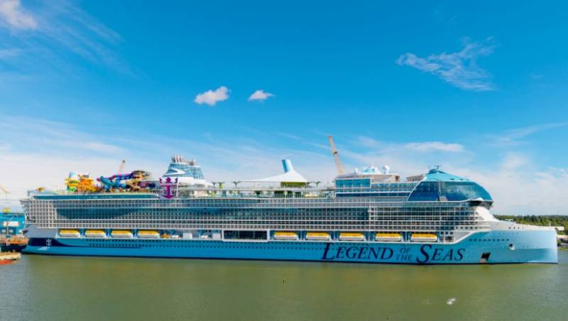 Málaga is ending June with two very special cruise arrivals, and one of them is among the largest ships ever built