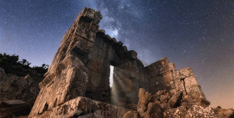 August 8 An evening of wine and snacks under the stars in the Caravaca village of La Encarnación