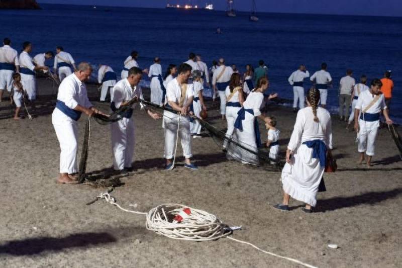 August 22 An evening of traditional fishing, food and fun at the beach of El Portús